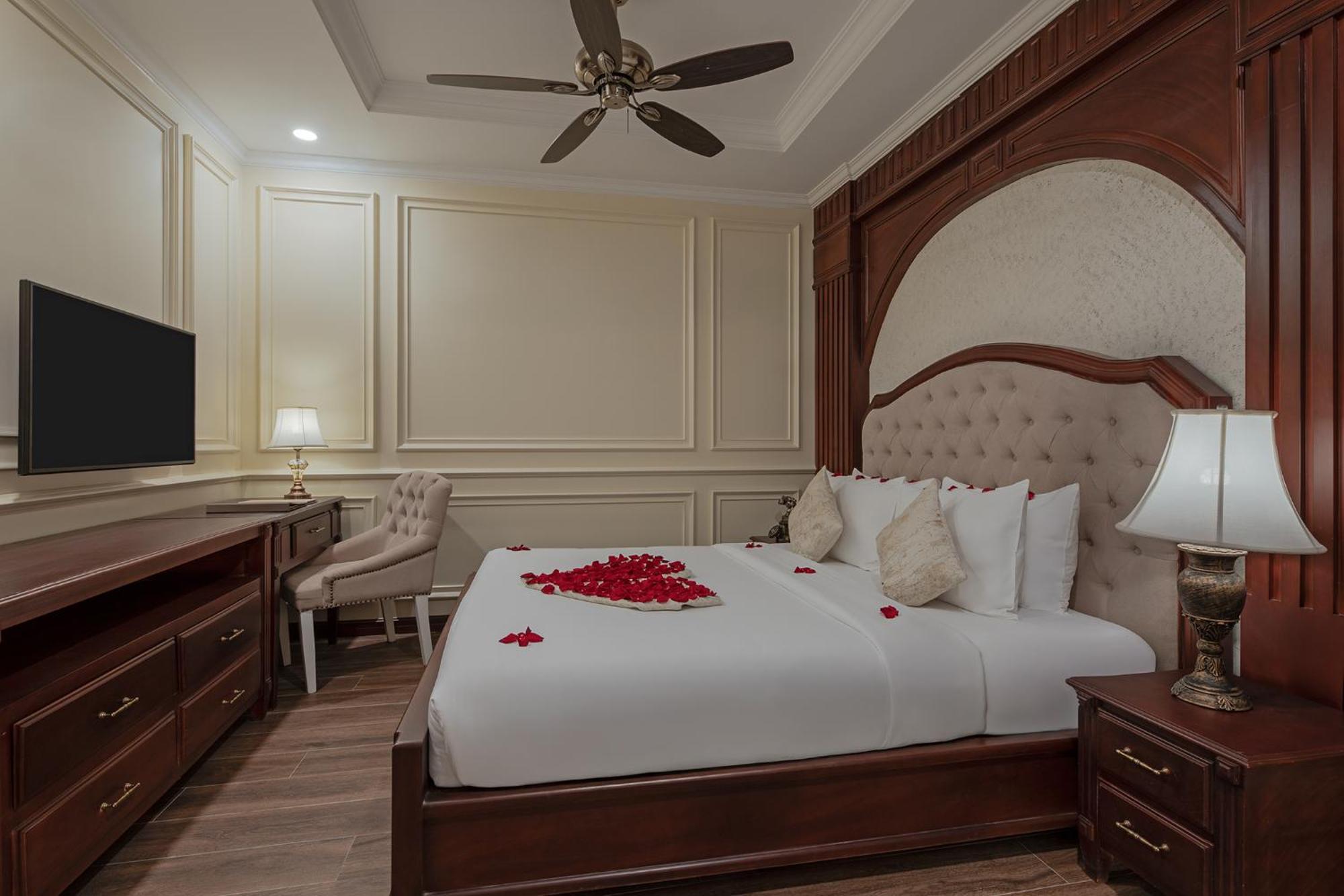 Anik Palace Hotel بنوم بنه المظهر الخارجي الصورة